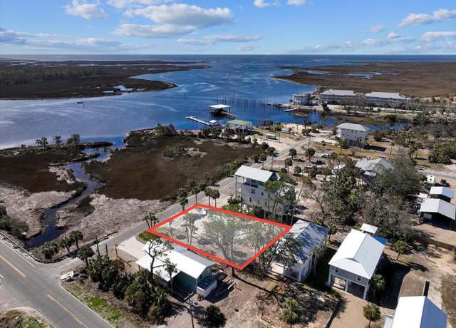 Property at 205 NW First Ave, Steinhatchee, FL 32359