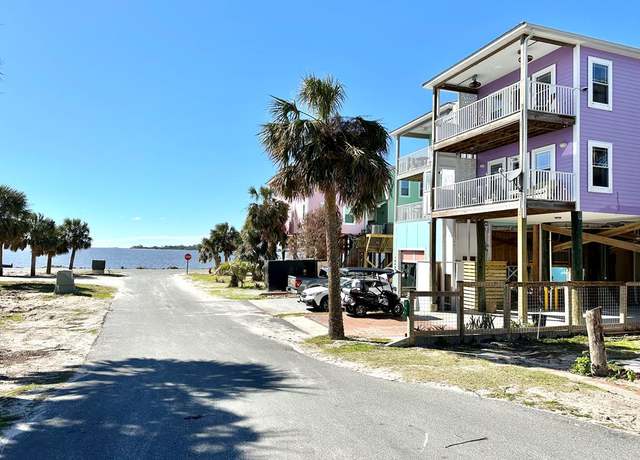 Property at 841 2nd St, Cedar Key, FL 32625, 3 beds, 2 baths