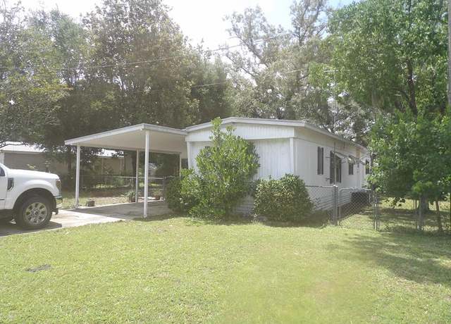 Property at 11084 NW 114th St, Chiefland, FL 32626, 2 beds, 1.5 baths
