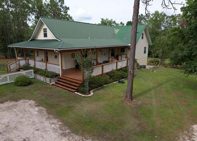 Property at 2600 NW 30th St, Bell, FL 32619, 4 beds, 3 baths