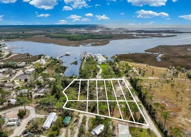 Property at 327 NW Second Ave, Steinhatchee, FL 32359