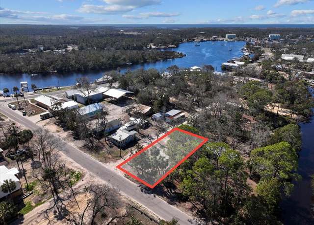 Property at 207 SE Ninth St, Steinhatchee, FL 32359