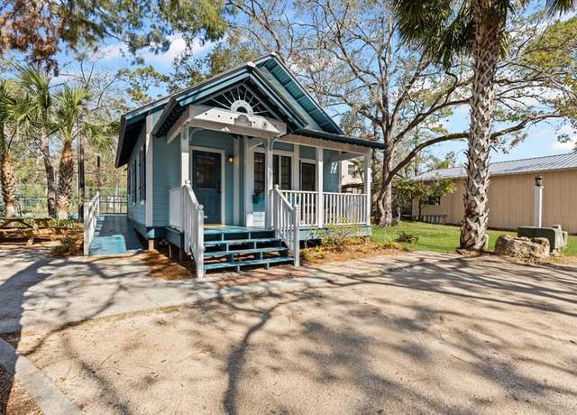 Property at 317 NE Lisette Ln, Steinhatchee, FL 32359, 1 bed, 1 bath