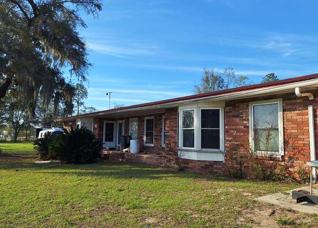 Property at 945 E Hathaway Ave, Bronson, FL 32621, 5 beds, 2 baths