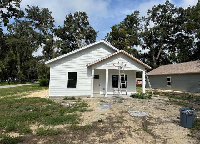 Property at 501 NW Second St, Trenton, FL 32693, 3 beds, 2 baths