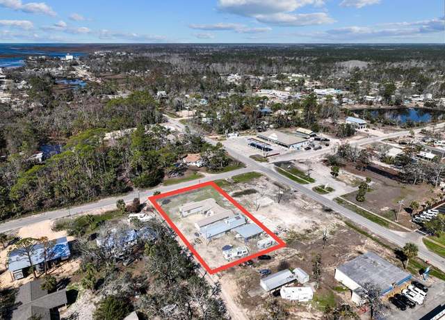 Property at 106 SE Ninth St, Steinhatchee, FL 32359, 2 baths