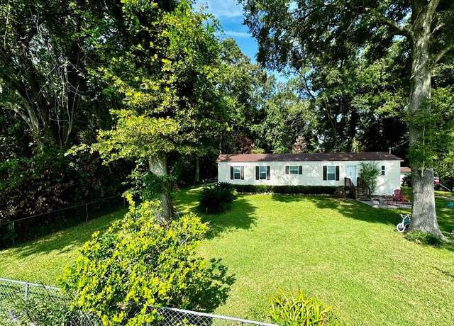 Property at 16690 NW 70th Ave, Trenton, FL 32693, 2 beds, 2 baths