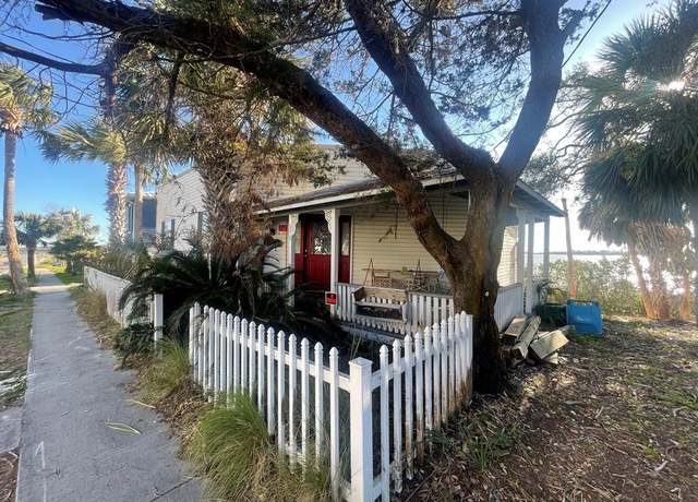 Property at 5010 G St, Cedar Key, FL 32625, 2 beds, 2 baths