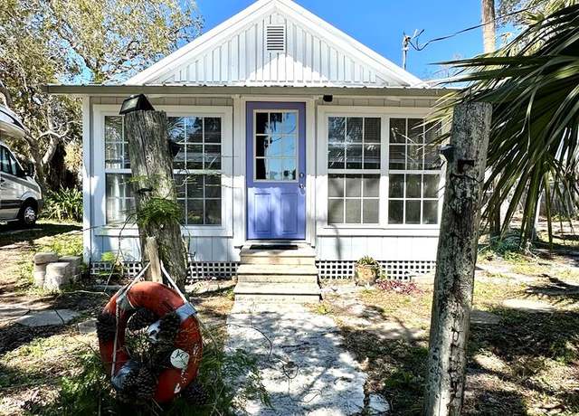 Property at 12391 Live Oak St, Cedar Key, FL 32625, 1 bed, 1 bath
