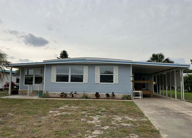 Property at 1305 Mohawk Cir, Tavares, FL 32778, 2 beds, 2 baths