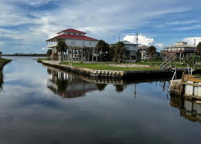 Property at 225 W Tenth Ave, Horseshoe Beach, FL 32648
