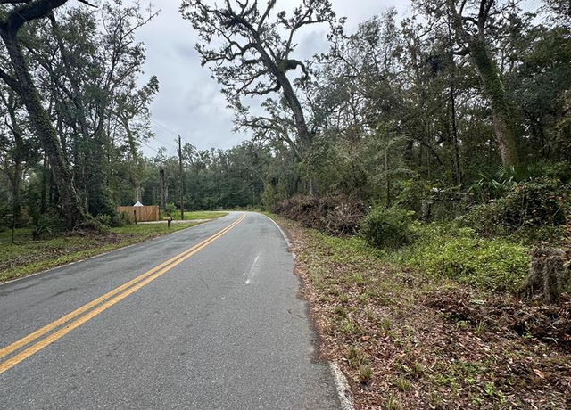 Property at 353 NE 597th St, Old Town, FL 32680