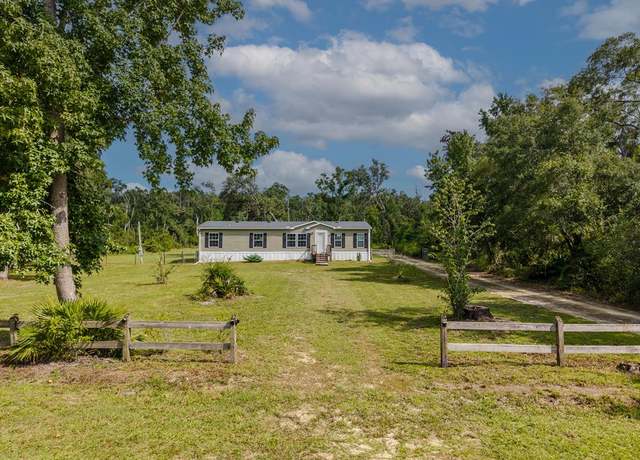 Property at 136 SE 128th Ave, Old Town, FL 32680, 3 beds, 2 baths