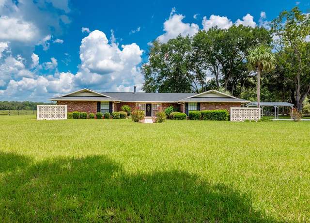 Property at 7551 NW 115th St, Chiefland, FL 32626, 4 beds, 2.5 baths