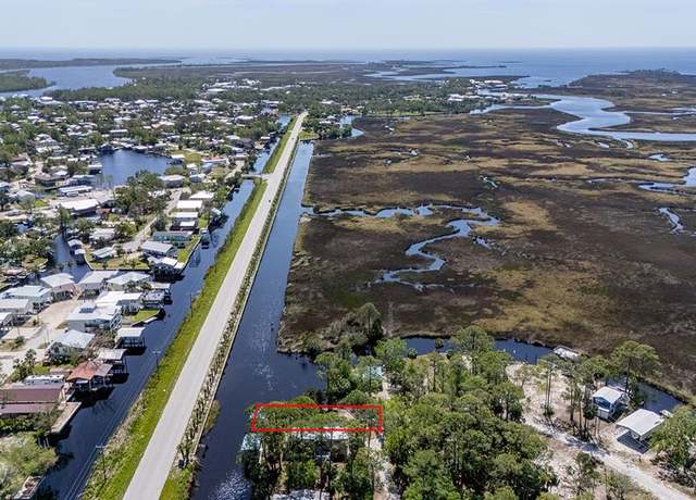 Property at 124 SE 240th St, Suwannee, FL 32692