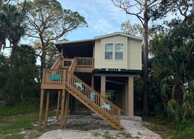 Property at 1241 Hawthorne Ave, Cedar Key, FL 32625, 2 beds, 1.5 baths