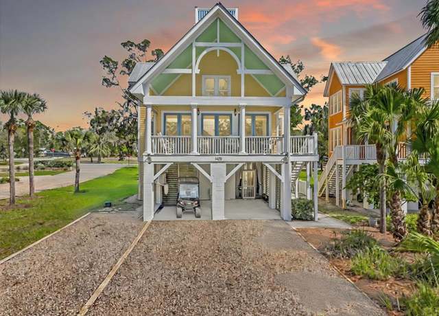 Property at 1405 SE Magnolia Dr, Steinhatchee, FL 32359, 3 beds, 3 baths