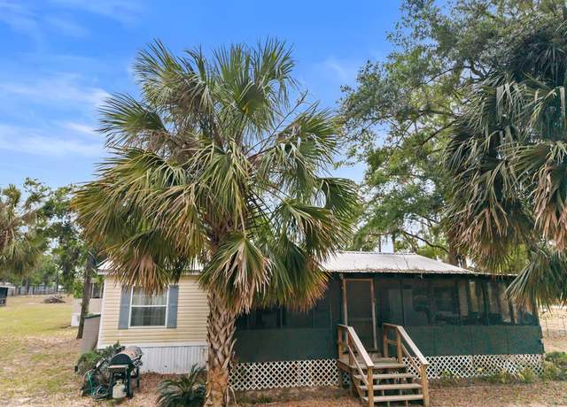 Property at 1639 NE Pinetree Dr, Steinhatchee, FL 32359, 3 beds, 2 baths