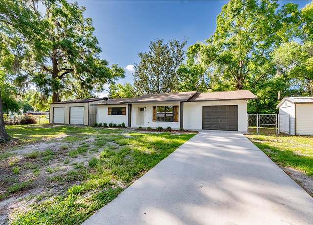 Property at 320 NE Third Ave, Trenton, FL 32693, 3 beds, 1 bath