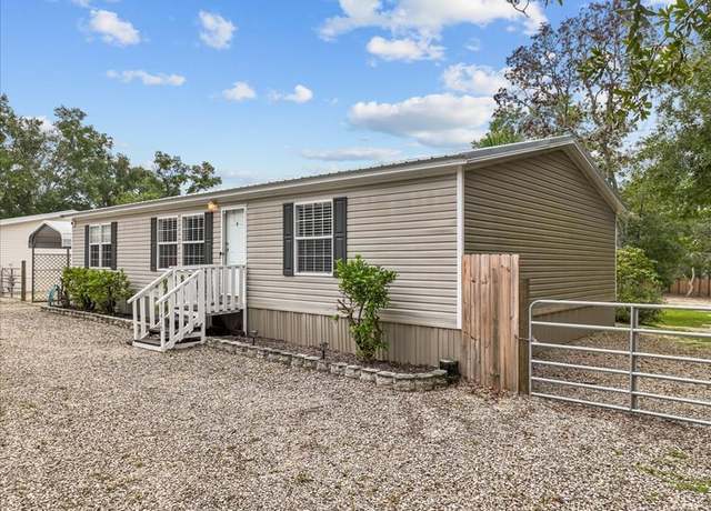 Property at 1415 Cedar St, Steinhatchee, FL 32359, 3 beds, 2 baths