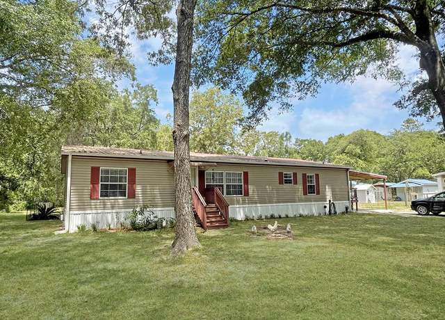 Property at 7111 165th St, Trenton, FL 32693, 3 beds, 2 baths