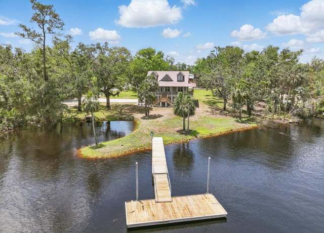 Property at 1713 SE First Ave, Steinhatchee, FL 32359, 4 beds, 4 baths