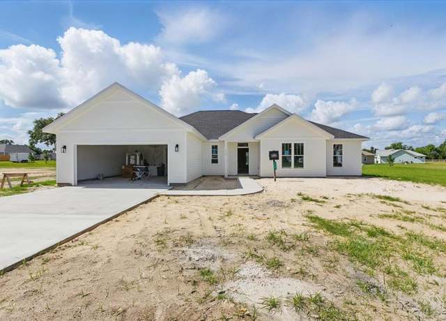 Property at 408 SW 22nd Ave, Trenton, FL 32693, 4 beds, 2 baths