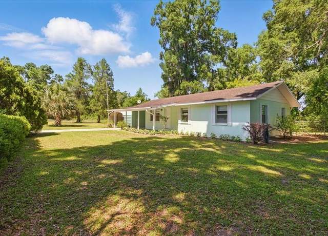 Property at 1621 NW 5th St, Chiefland, FL 32626, 3 beds, 1.5 baths