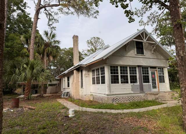 Property at 51 Picnic St, Bronson, FL 32621, 5 beds, 4 baths