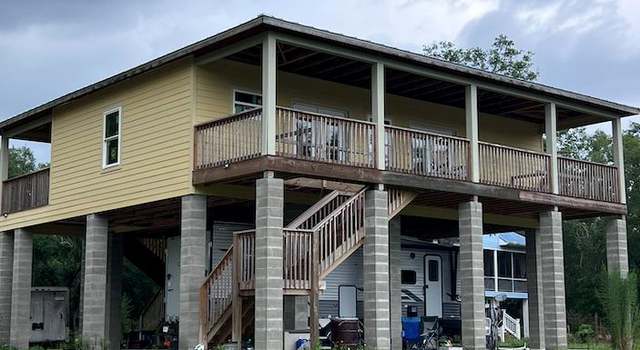 Photo of 8319 Riverview Rd, Fanning Springs, FL 32693