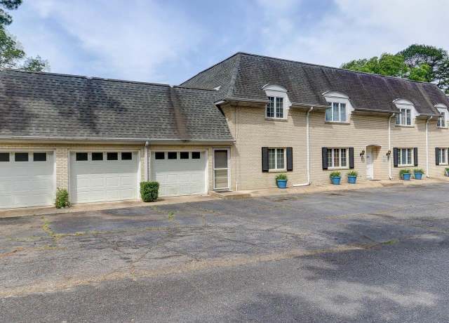 Property at 509 Belvedere Dr Unit B4, Hot Springs, AR 71901, 4 beds, 3 baths