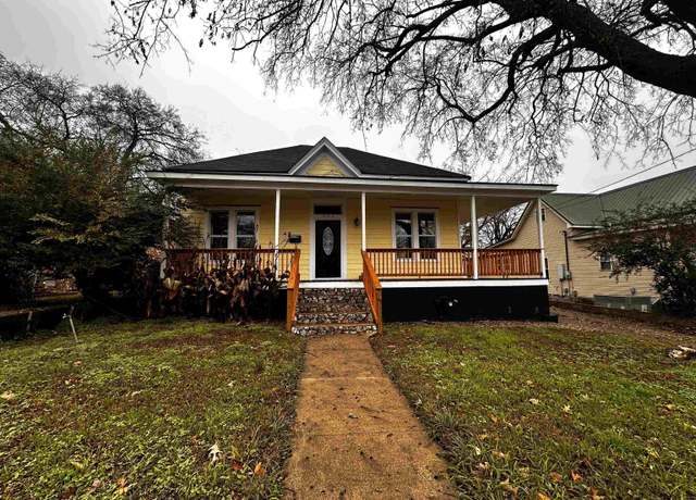 Property at 604 Rector St, Hot Springs, AR 71913, 2 beds, 1 bath