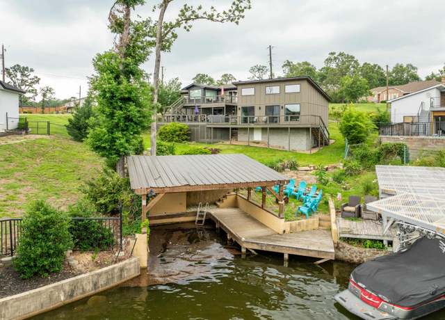 Property at 291 Peninsula Dr, Hot Springs, AR 71901, 3 beds, 3 baths