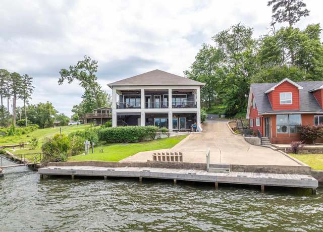 Property at 227 Long Island Dr, Hot Springs, AR 71913, 3 beds, 3 baths