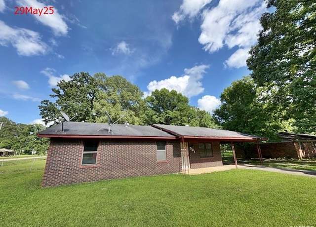 Property at 501 N Byrd St, Crossett, AR 71635, 4 beds, 2 baths