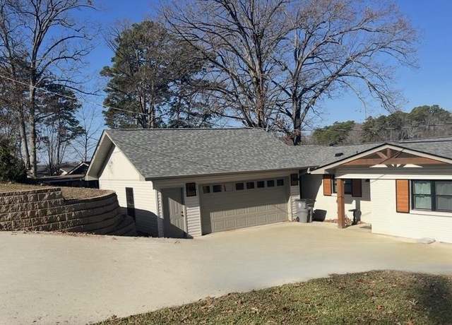 Property at 406 Sunset Bay Rd, Hot Springs, AR 71913, 3 beds, 2 baths