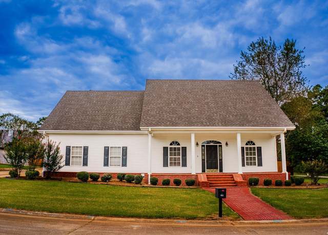 Property at 108 Day Dr, Monticello, AR 71655, 4 beds, 2.5 baths