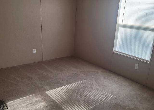 Property at 127 Haven, Hot Springs, AR 71913, 2 beds, 1 bath