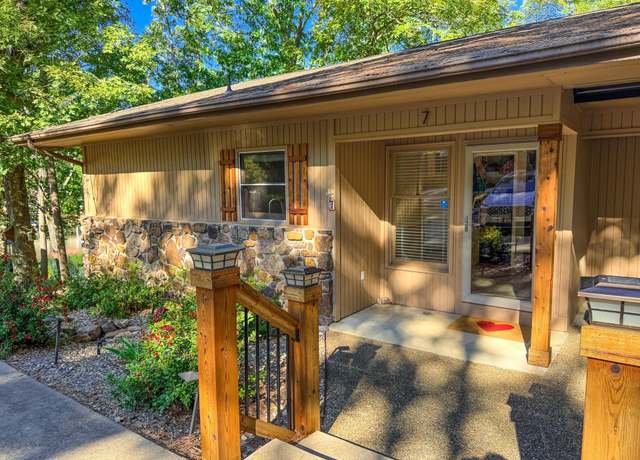 Property at 7 San Vincente, Hot Springs Village, AR 71909, 2 beds, 2 baths