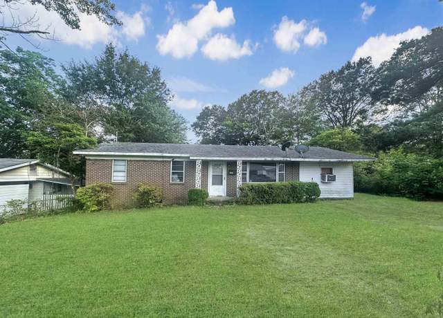 Property at 1911 Robert E. Lee St, Malvern, AR 72104, 3 beds, 1 bath
