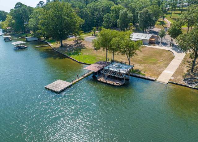 Property at 300 Pinehill, Hot Springs, AR 71913, 2 beds, 1 bath