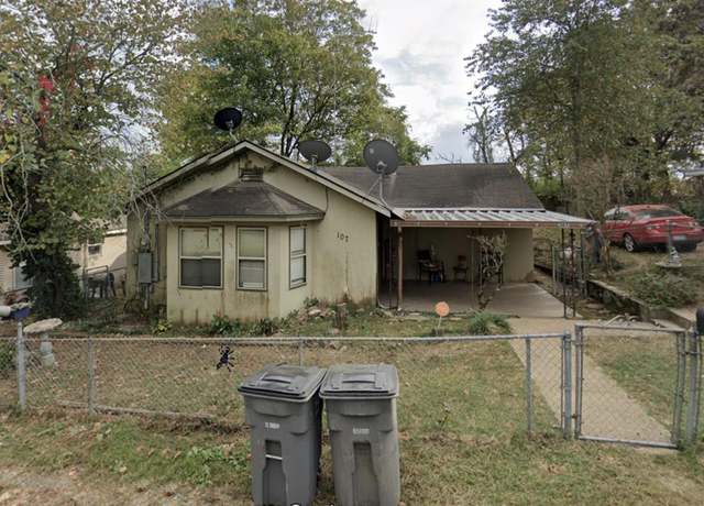 Property at 107 Leeper St, Hot Springs, AR 71913, 3 beds, 2 baths