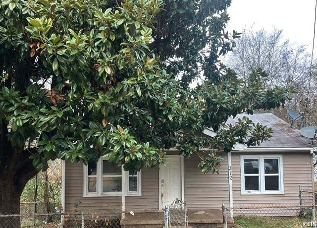 Property at 310 Vista Ave, Hot Springs, AR 71901, 3 beds, 1 bath
