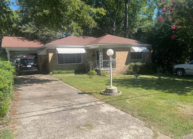 Property at 514 Oaklawn St, Hot Springs National Park, AR 71913, 2 beds, 1 bath
