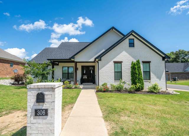 Property at 306 Windcrest Cir, Hot Springs, AR 71913, 3 beds, 2 baths