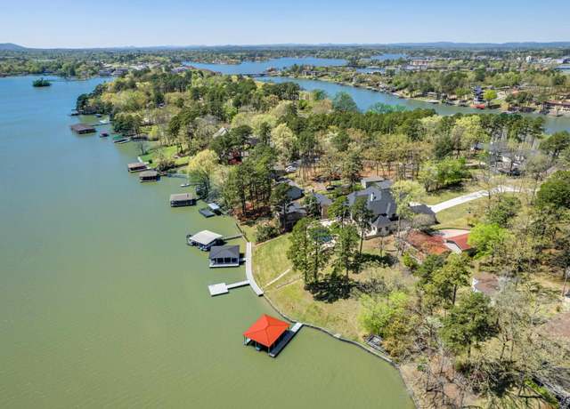 Property at 326 Lookout Pt, Hot Springs, AR 71913, 3 beds, 2 baths