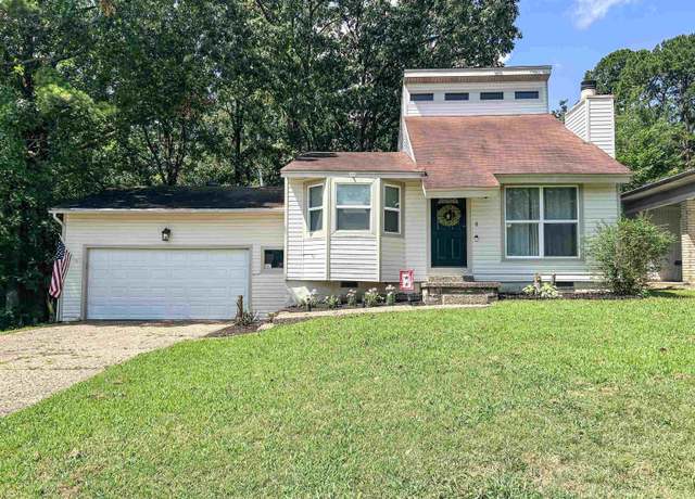Property at 5 Prince Dr, Maumelle, AR 72113, 3 beds, 2 baths