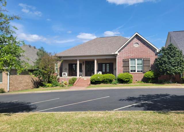 Property at 12 Graham Gdns, Hot Springs, AR 71901, 4 beds, 3 baths