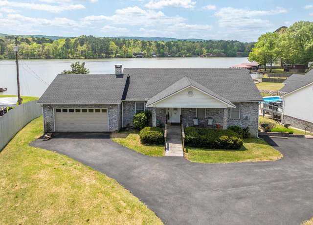 Property at 444 Joy Dr, Hot Springs, AR 71913, 5 beds, 3 baths