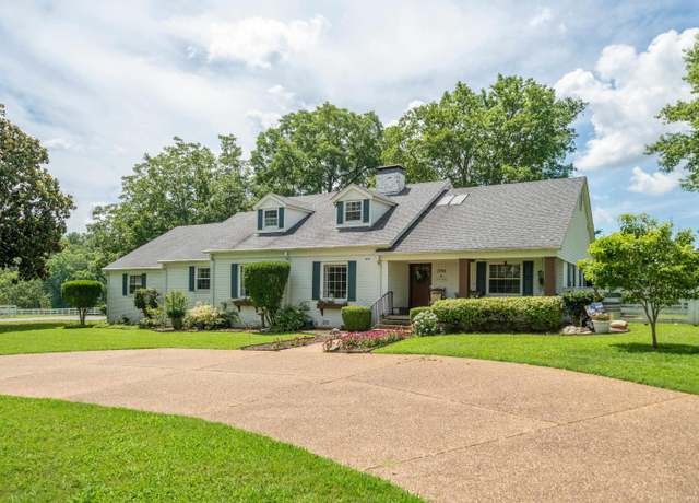 Property at 2708 Malvern Ave, Hot Springs, AR 71901, 4 beds, 2 baths